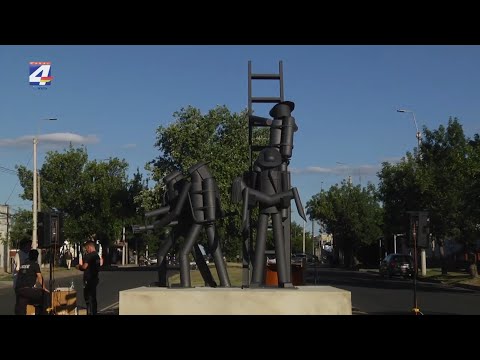 Inauguraron escultura en homenaje a Bomberos