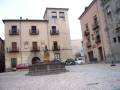 videos de Plaza e Iglesia de San Martin en Segovia. Torreón Lozoya.Estatua de Juan Bravo.