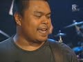 'Fix' played live on the local tv show 'wakkere honden' at rtv Rijnmond. 'Fix' was released on the ep 'kiss me'