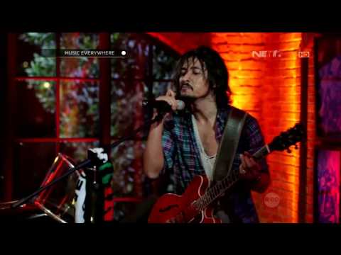 Ello - Bento - Tribute To Iwan Fals (Live At Music Everywhere) ** Ello - Bento - Tribute To Iwan Fals (Live At Music Everywhere) **