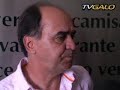 o t�cnico marcelo oliveira n�o comandar� o atl�tico na pr�xima temporada. a decis�o do clube de mudar a comiss�o t�cnica foi comunicada ao treinador pelo presidente alexandre kalil, em reuni�o realizada na tarde desta ter�a-feira (9), na sede de lourdes.o presidente atleticano disse que tinha a obriga��o de colocar para marcelo oliveira o seu pensamento, inclusive para que o treinador pudesse seguir a vida dele.tive um per�odo de quase 40 dias em que avaliei e acho que tomei a decis�o correta, espero que tenha tomado a decis�o correta. o atl�tico come�a a liberar e trabalhar o ano de 2009. ainda n�o tenho nome e o que fiz n�o dependeria de outro nome porque foi uma decis�o pensada, remo�da e que, para finaliz�-la, quis ir a porto alegre acompanhar a delega��o, ficar mais tempo junto, declarou o presidente.o ex-treinador alvinegro agradeceu o apoio da torcida e disse que respeita a decis�o, a entendendo como uma rela��o estritamente profissional.� um direito do presidente escolher o seu treinador. o alexandre elogiou o nosso trabalho, mas entende que deve mudar. quero agradecer, acima de tudo, ao torcedor. as manifesta��es de apoio que recebei foram muito grandes e isso � gratificante, recompensa qualquer coisa. deixo no atl�tico um trabalho de oito anos, incans�vel, e o torcedor reconhecer isso � muito importante para mim. tenho um hist�rico emocional no clube e tor�o para que o kalil, com uma nova mentalidade, possa organizar o clube e levar o atl�tico a tempos melhores, declarou marcelo oliveira.retrospecto de marcelo oliveira no time profissional do atl�tico2008 - 25 jogos - 8 vit�rias - 7 empates - 10 derrotas - 34 gols a favor - 40 gols contra - aproveitamento: 41,3%geral - 53 jogos - 19 vit�rias - 17 empates - 17 derrotas - 76 gols a favor - 73 gols contra - aproveitamento: 46,5%1� passagem como treinador efetivo - julho a novembro de 2003estr�ia no profissional - 19/5/2002 - atl�tico 2 x 0 mamor� - campeonato mineiro - belo horizonte* marcelo oliveira assumiu o comando da equipe profissional do galo em seis oportunidades, sendo quatro como t�cnico interino e duas como efetivo.jogos sob o comando de marcelo oliveira:1� passagem (t�cnico interino)19/05/02 - atl�tico 2 x 0 mamor�-mg26/05/02 - atl�tico 0 x 1 cruzeiro-mg30/05/02 - atl�tico 2 x 2 am�rica-mg2� passagem (t�cnico efetivo)23/07/03 - atl�tico 2 x 1 juventude26/07/03 - goi�s 1 x 1 atl�tico30/07/03 - corinthians 0 x 2 atl�tico03/08/03 - atl�tico 1 x 0 vit�ria06/08/03 - santos 3 x 3 atl�tico10/08/03 - atl�tico 2 x 3 corinthians16/08/03 - atl�tico 1 x 2 atl�tico-pr21/08/03 - guarani 2 x 2 atl�tico24/08/03 - atl�tico 1 x 0 bahia31/08/03 - coritiba 2 x 2 atl�tico03/09/03 - atl�tico 0 x 2 fluminense14/09/03 - atl�tico 2 x 0 ponte preta21/09/03 - s�o paulo 2 x 2 atl�tico25/09/03 - atl�tico 3 x 1 s�o caetano28/09/03 - fluminense 0 x 1 atl�tico05/10/03 - atl�tico 2 x 1 vasco09/10/03 - figueirense 0 x 1 atl�tico12/10/03 - atl�tico 0 x 1 cruzeiro-mg18/10/03 - gr�mio 2 x 2 atl�tico23/10/03 - atl�tico 2 x 2 paran�26/10/03 - paysandu 1 x 0 atl�tico01/11/03 - atl�tico 1 x 1 crici�ma06/11/03 - flamengo 3 x 2 atl�tico3� passagem (t�cnico interino)30/05/06 - guarani 0 x 0 atl�tico4� passagem (t�cnico interino)26/07/07 - atl�tico 3 x 0 fluminense5� passagem (t�cnico interino)18/05/2008 - goi�s 1 x 1 atl�tico6� passagem (t�cnico efetivo)03/08/2008 - atl�tico 2 x 1 sport08/08/2008 - santos 2 x 3 atl�tico09/08/2008 - atl�tico 0 x 4 gr�mio14/08/2008 - botafogo 3 x 1 atl�tico17/08/2008 - fluminense 1 x 0 atl�tico21/08/2008 - atl�tico 1 x 1 goi�s24/08/2008 - atl�tico 4 x 1 atl�tico-pr27/08/2008 - atl�tico 2 x 5 botafogo31/08/2008 - portuguesa 1 x 1 atl�tico03/09/2008 - atl�tico 1 x 1 s�o paulo13/09/2008 - ipatinga 3 x 2 atl�tico20/09/2008 - atl�tico 2 x 1 n�utico27/09/2008 - atl�tico 0 x 0 figueirense04/10/2008 - palmeiras 3 x 1 atl�tico11/10/2008 - flamengo 0 x 3 atl�tico19/10/2008 - atl�tico 0 x 2 cruzeiro/mg25/10/2008 - atl�tico 2 x 2 internacional29/10/2008 - coritiba 2 x 1 atl�tico02/11/2008 - atl�tico 2 x 1 botafogo09/11/2008 - vit�ria 0 x 1 atl�tico12/11/2008 - atl�tico 4 x 1 vasco23/11/2008 - sport 3 x 0 atl�tico30/11/2008 - atl�tico 0 x 0 santos07/12/2008 - gr�mio 2 x 0 atl�tico