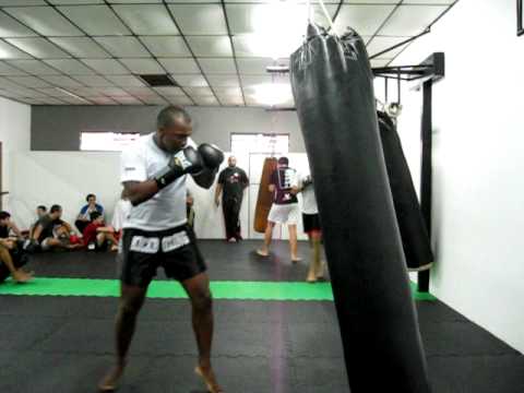 Treino de kickboxing Treino de kickboxing