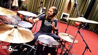 Drummerszone Taylor Hawkins Taylor Hawkins Of Foo Fighters And