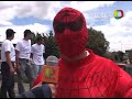 Superh�roes quieren estar con sus hijos