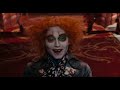 RT: @tits_: saiu o segundo trailer de Alice http://bit.ly/8YKOe4 =DDD