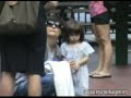 Katie Holmes y su hija, en un parque de Nueva York