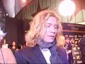 Teen Angels firmando Alfombra azul Premios Principales