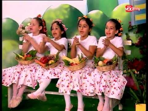 מתכונים לשבועות - חג שמח עם רינת ויויו - חינם! בחג שבועות אוכלים גבינות, עוגות, לובשים לבן ושרים שירים נפלאים. רינת מלמדת את יויו את המנהגים, מתכון מיוחד...