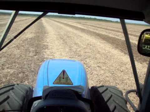T7060 - Plantio de feijão na Fazenda São Vicente, Lucas do Rio Verde-MT. T7060 e plantadeira John Deere de 20 linhas.