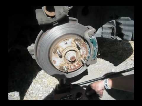 Maintenance: How to Replace Your Car’s Brake Pads(2002 Mitsubishi Lancer)
