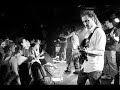 Dankil est un groupe reggae français complètement auto-produit.Je trouve qu'ils en valent la peine et qu'ils méritent d'être connus!