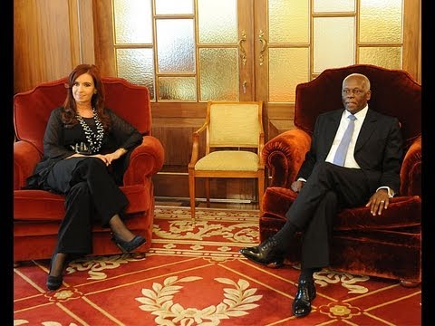 La presidenta participa de un almuerzo de honor en Angola