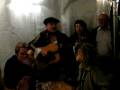 Kom van dat dak af - troubadour