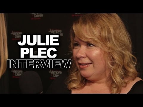 Diaries - For more ClevverTV shows ▻▻ http://ow.ly/ktrcX Dana Ward chatted with Julie Plec about what's in store for the 100th episode of