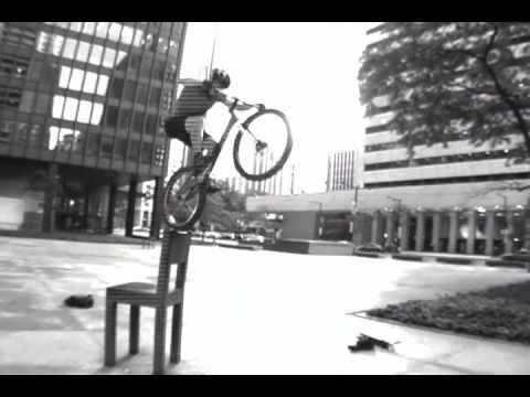 BMX BIKES TRICKS STUNTS CRASHES