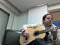 Jamileh cantando e tocando...