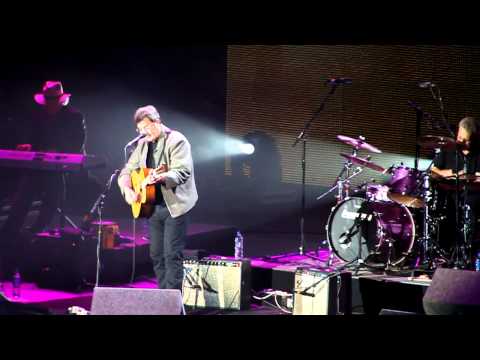 Look at us Live @ Country to Country O2 London