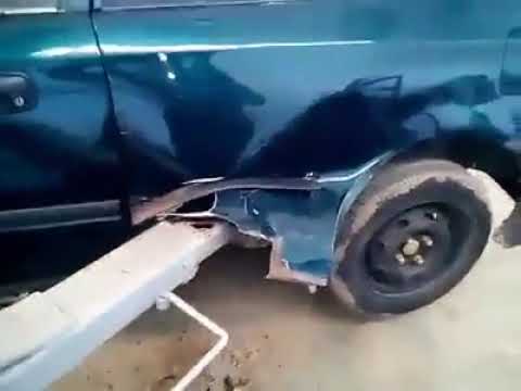 Przegnita Honda nie wytrzymała wizyty u mechanika. To są dopiero przegnite progi