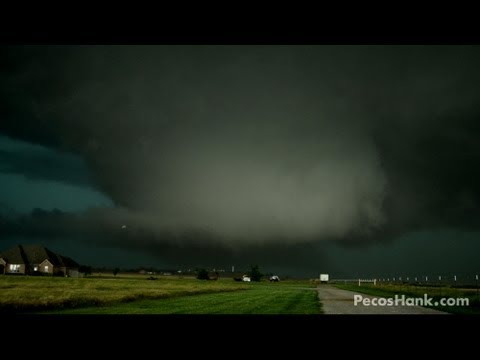 LARGEST TORNADO EVER!!! From Birth to Death (w/ Radar & Commentary) 5-31-13_Weather in Budapest, Hungary. Best of all time