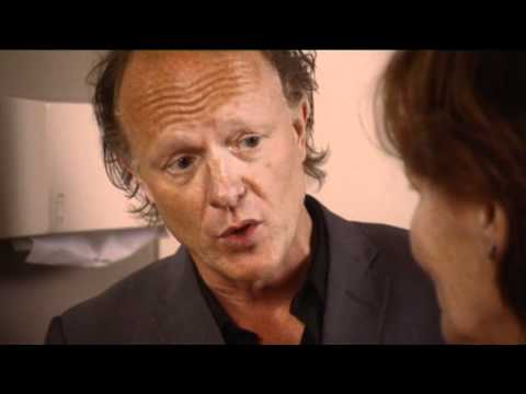 Hals/facelift door Dr. J Stevens
