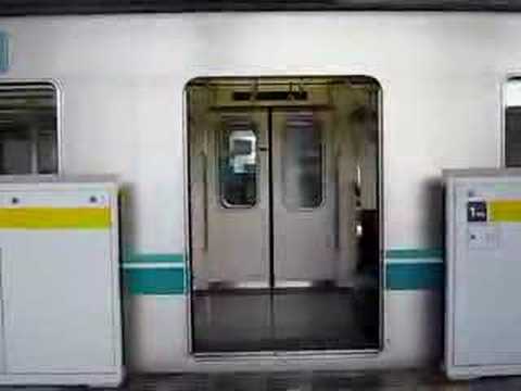 東京メトロ南北線９０００系＋ホームドア　ドア閉　　　　　　　