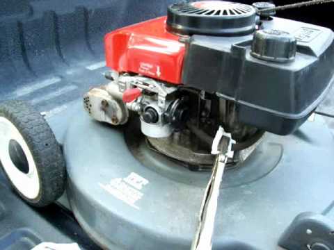 how to clean carburetor on lawn mower