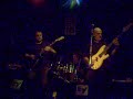 Jueves 9/04/09 en el Cafe de la Flor, Rosario.. Cucho's Blues es una banda que hace covers de Pappo Napolitano de todas sus épocas.. Cucho Galuppi en la viola, Gabriel Glize en Bajo y en esta oportunidad Matias Glize en la bata.. Un lujo..