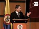 Uribe ofrece seguridad y exenciones tributarias a inversores