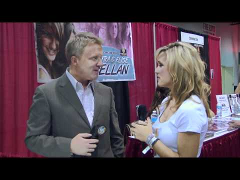 Anthony Michael Hall - Here at Chicago Comic Con 2011 , we have Anthony Michael Hall! From The Breakfast Club all the way to Chicago Comic Con 2011, our Wizard World Girl interview...