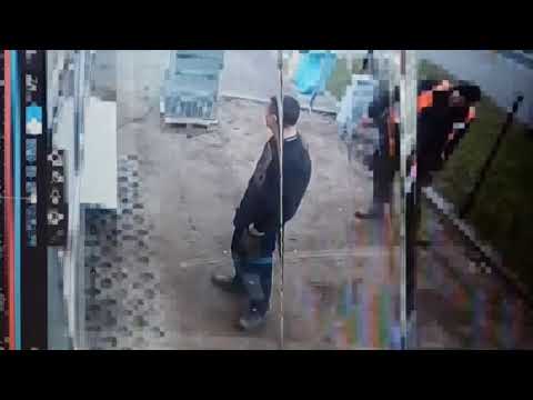 Złodziej portfela-na bluzie „Wychowani według zasad” oraz „Honor ponad wszystko”