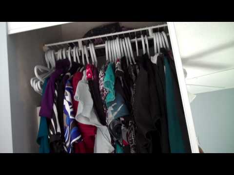 how to organize small closet