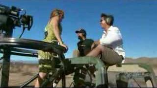 ปืนกลรุ่นเก่าคับ Cutting Down a Tree with a Machine Gun