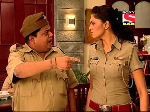 sab tv - Gopi and Billu's digging session - Gopi and Billu are digging a hole in Imaan Chowki as they want to sow Onions in the jail. Chautala is still not aware of t...