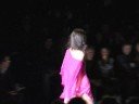 su http://styleandfashion.blogosfere.it abbiamo seguito la sfilata di seduzioni diamonds by valeria marini che ha presentato a milano moda donna la collezione primavera - estate 2009. video di caterina di iorgi