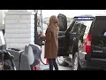 Watch 'EXCLUSIVE: BREAKING: Jessica Alba Witnesses Fight Between Paps & Gas Station Employees'