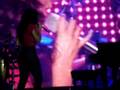 Alicia Keys - talking to the crowd/she wanna play the piano