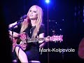 Avril Lavigne-Don't tell me live in Milano
