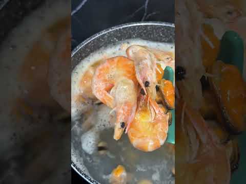 ზღვის პროდუქტების რამენი
