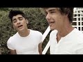 One Direction - What Makes You Beautiful 