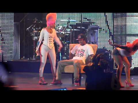 Nicki Minaj – Lap Dance