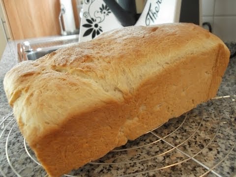 Thermifee - Link zu Backmalz herstellen: http://www.rezeptwelt.de/rezepte/backmalz-zugabe-f%C3%BCr-leckeres-brot/24804 Aus vielen verschiedenen Weißbrotrezepten habe ich...
