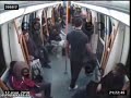 Espectacular agresión en el Metro