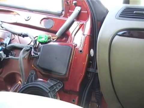 Window stuck down Volvo V70 2001 front electric window.