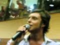 raffaello al bingo boys di teverola con la canzone scivola quel jeans