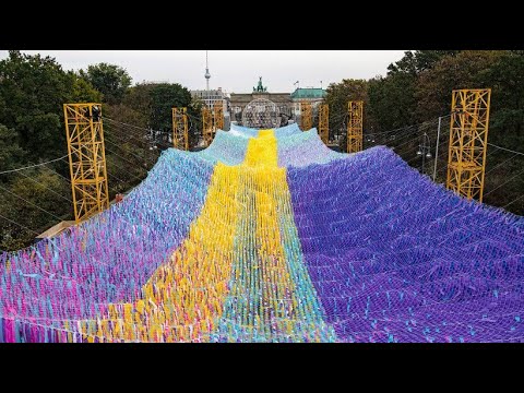 Berliner Kunstinstallation zum Mauerfall: Visions in ...