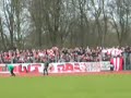 D�sseldorfer Jungs, schie� ein tor f�r uns