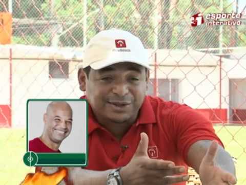 CARIOCA - Nesse quadro Vampeta revela brigas entre Marcelinho Carioca, Rincon e Luxa, fala sobre homossexualismo na imprensa e conta histórias da bola com São Marcos e...
