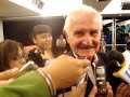 Carlos Fuentes había ido a la Gandhi de Miguel Ángel de Quevedo a firmar libros, sólo libros, pero al final, aunque se rehusaba, no escapó a hablar de la coyuntura política al ser abordado por la prensa. 