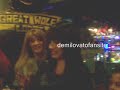 demi lovato signing autographs!
