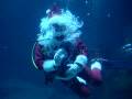 videos de Adventure Aquarium; Scuba Santa